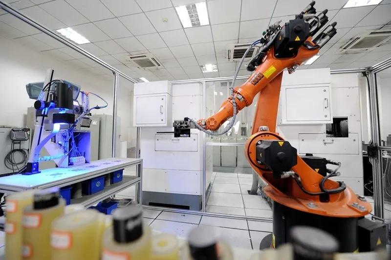 勇攀巅峰——荣智健与兴澄特钢的创业发展