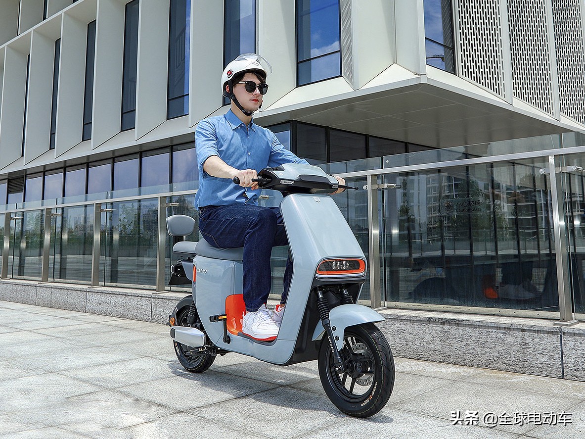 绿源电动车inno5几个小时充满,绿源电动车新国标续航300公里的车