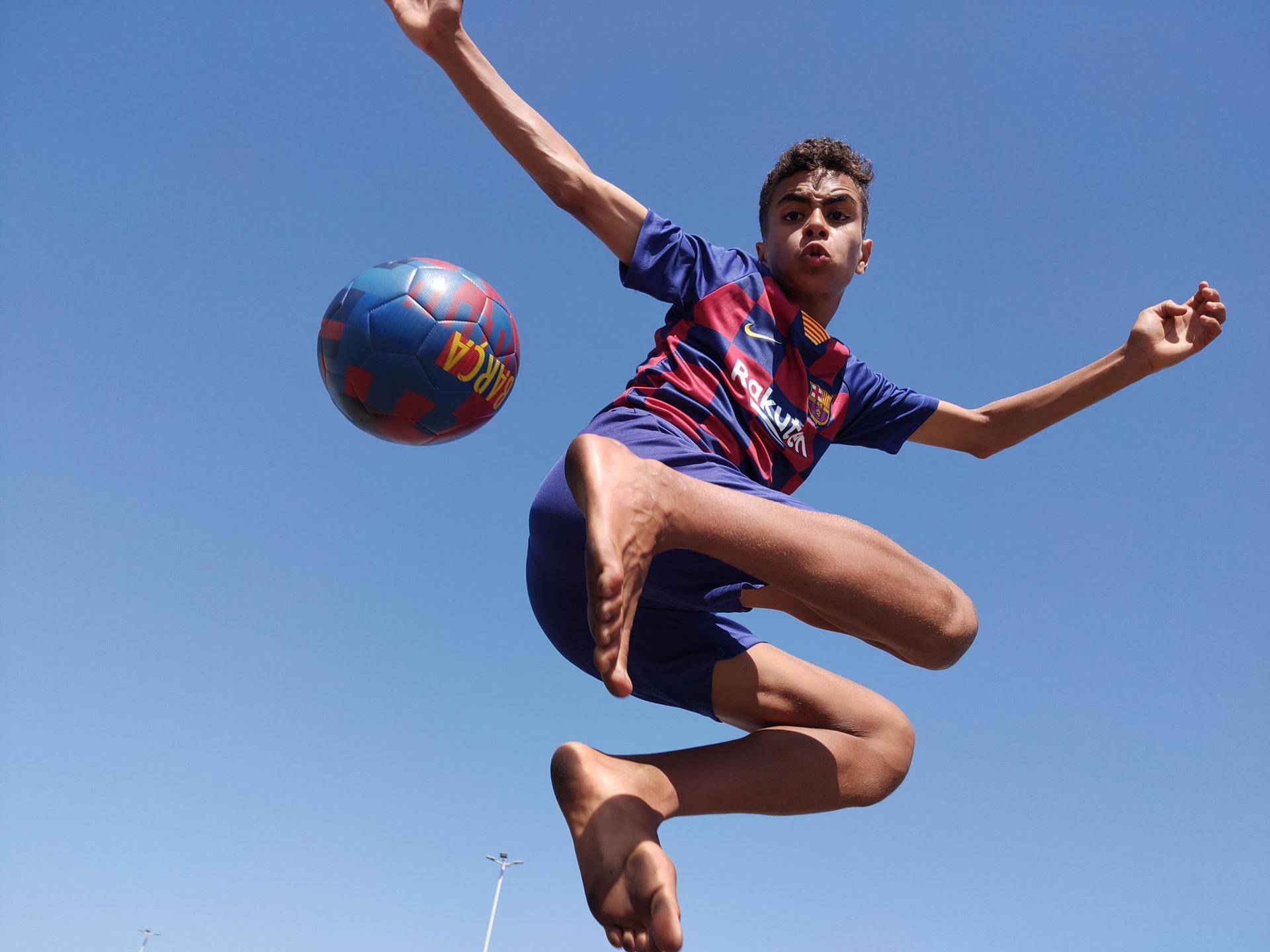 巴萨三个叹为观止的绝妙配合,巴萨足球队精彩集锦