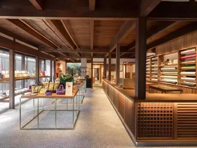 300年历史，这家老杂货店融合传统工艺与摩登文化