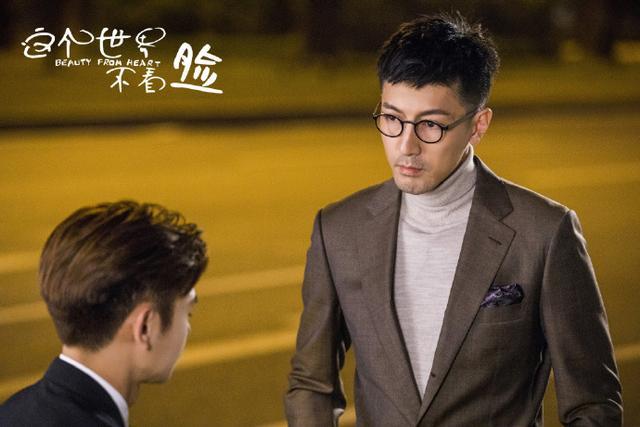 剧情狗血但过瘾,黑车大叔变身霸道总裁,孪生姐姐整容变身女神