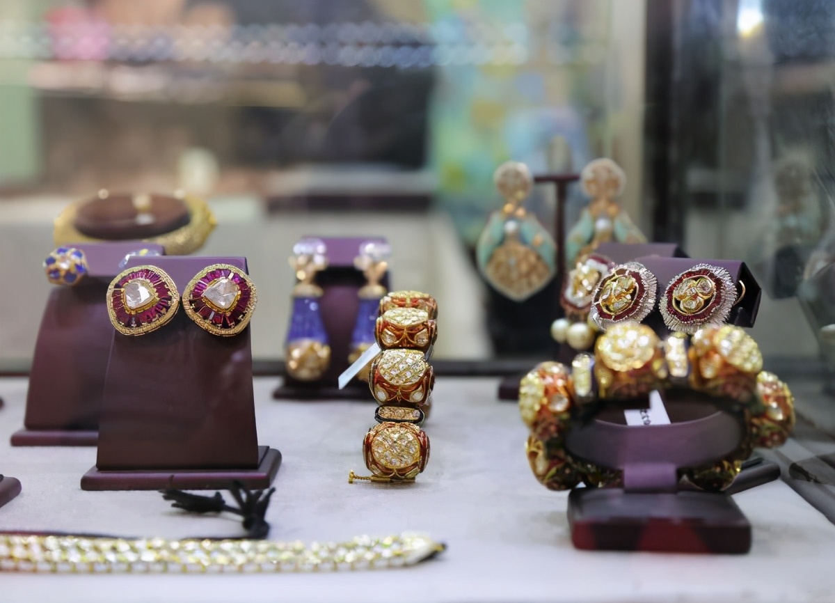 科威特人慷慨大方,首富财产更惊人,Gucci也来这里开高级珠宝店