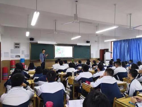 学生太调皮不听管教老师怎么办,学生不听管教家长也不管他怎么办