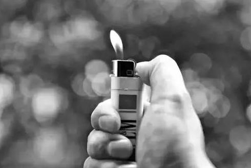 拍出最真实三毛的摄影师：给她拍完照片后相机丢了，三月后她自杀