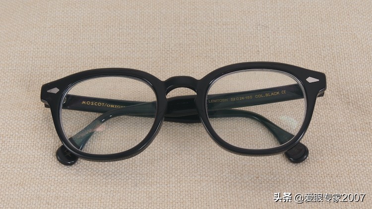 板材眼镜鼻托掉了怎么配,板材眼镜鼻托如何卸下来