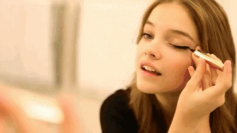 拯救眼线晕妆的7个技巧,眼线液画内眼线防晕妆法