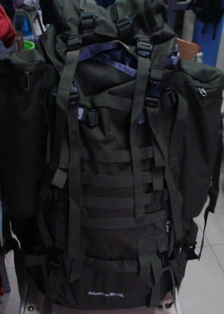 短途徒步旅行如何选必备的装备,徒步旅行需要的装备和注意事项