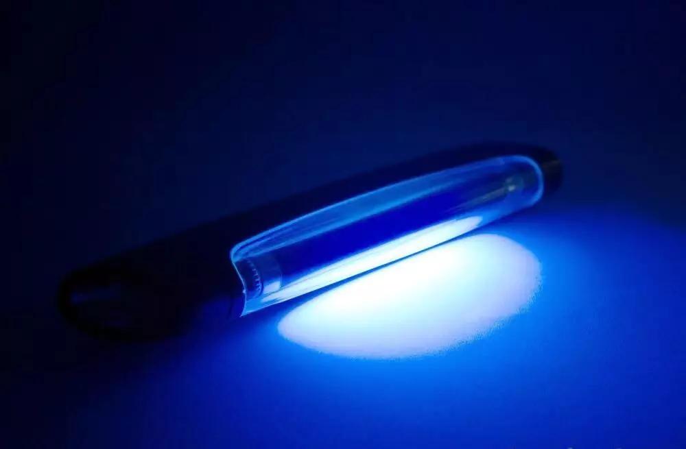 84消毒液用手直接碰了会有害吗,84消毒液室内消毒多久失效