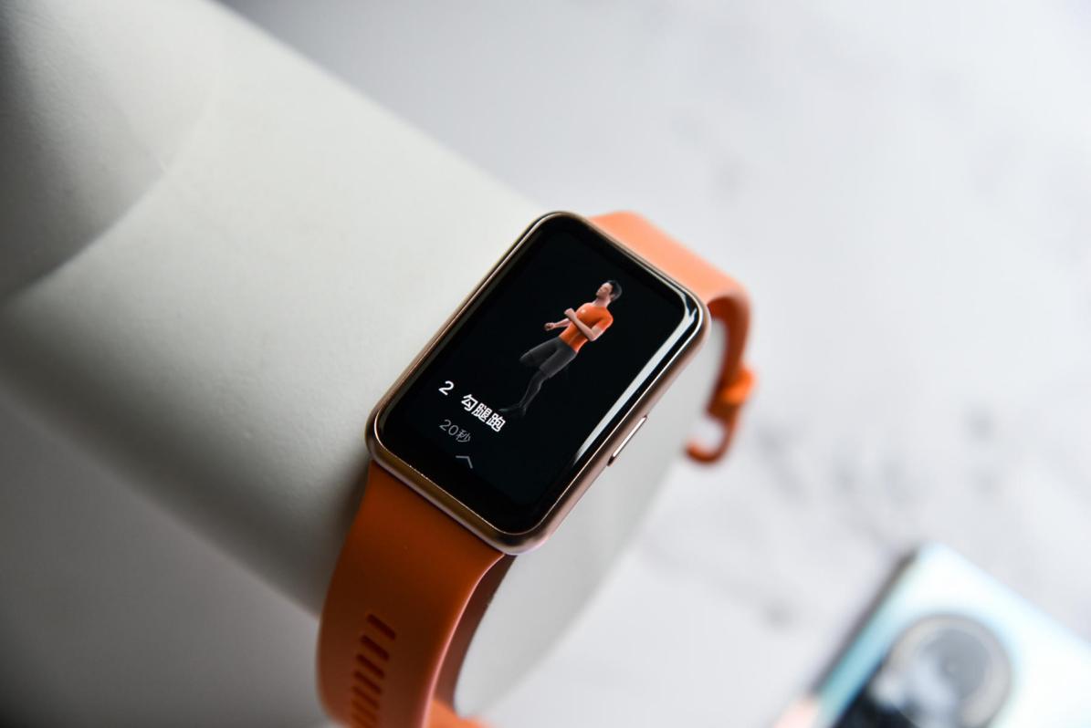 华为watchfitnew和华为手环6pro,华为watchfitnew评测活力和雅致