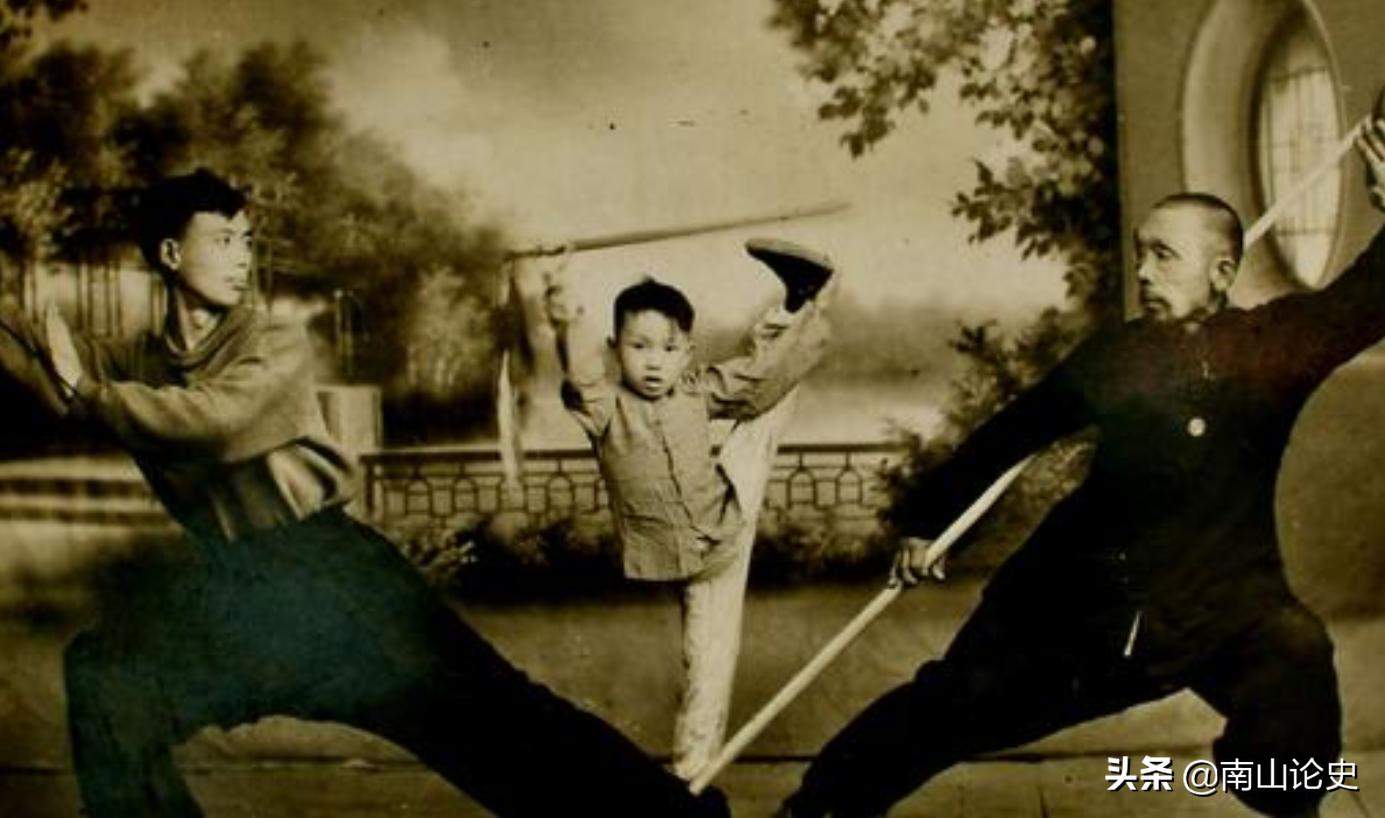 浅谈张锡太实战能力,双手4根手指齐头长短,70岁仍能拳脚生风