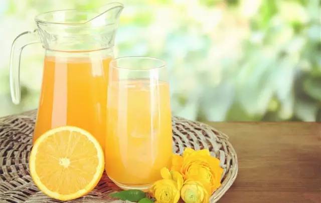 衣服染上了别的颜色怎么才能洗掉,衣服上染上别的颜色怎么才能洗掉