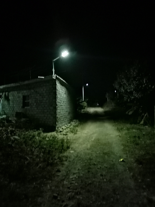 太阳能人体感应灯户外防水路灯,太阳能庭院户外照明人体感应路灯