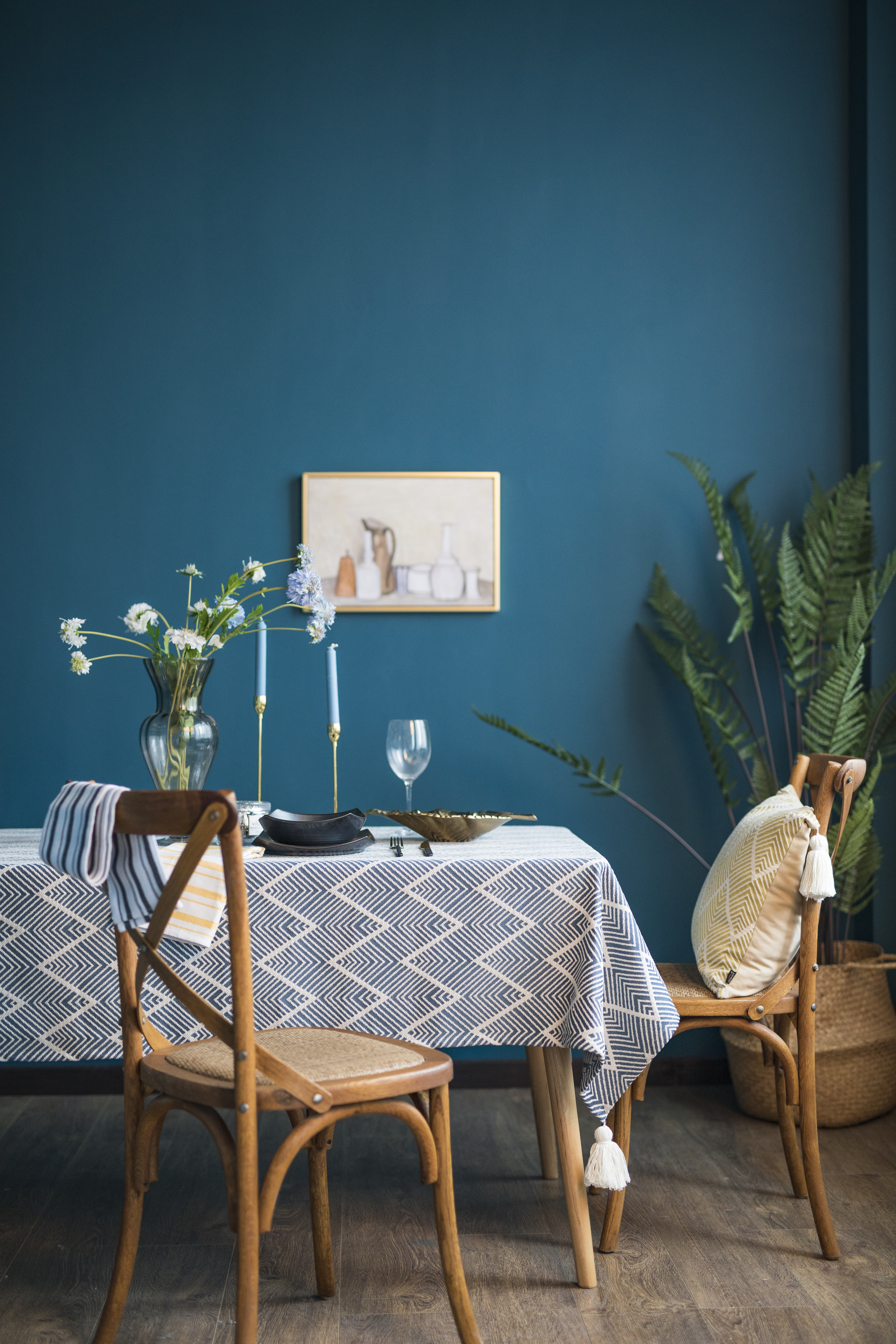 桌布铺在家里精致大气,卧室桌布好看