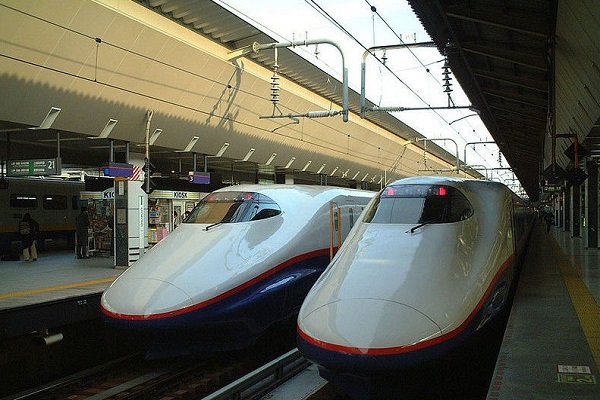 日本新干线用的是什么轨道,日本新干线是什么样子