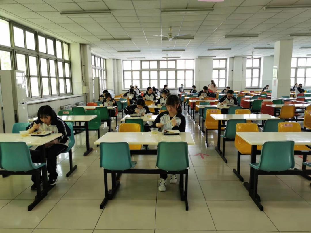 北京市航天中学：做有大爱勇担当的航中人