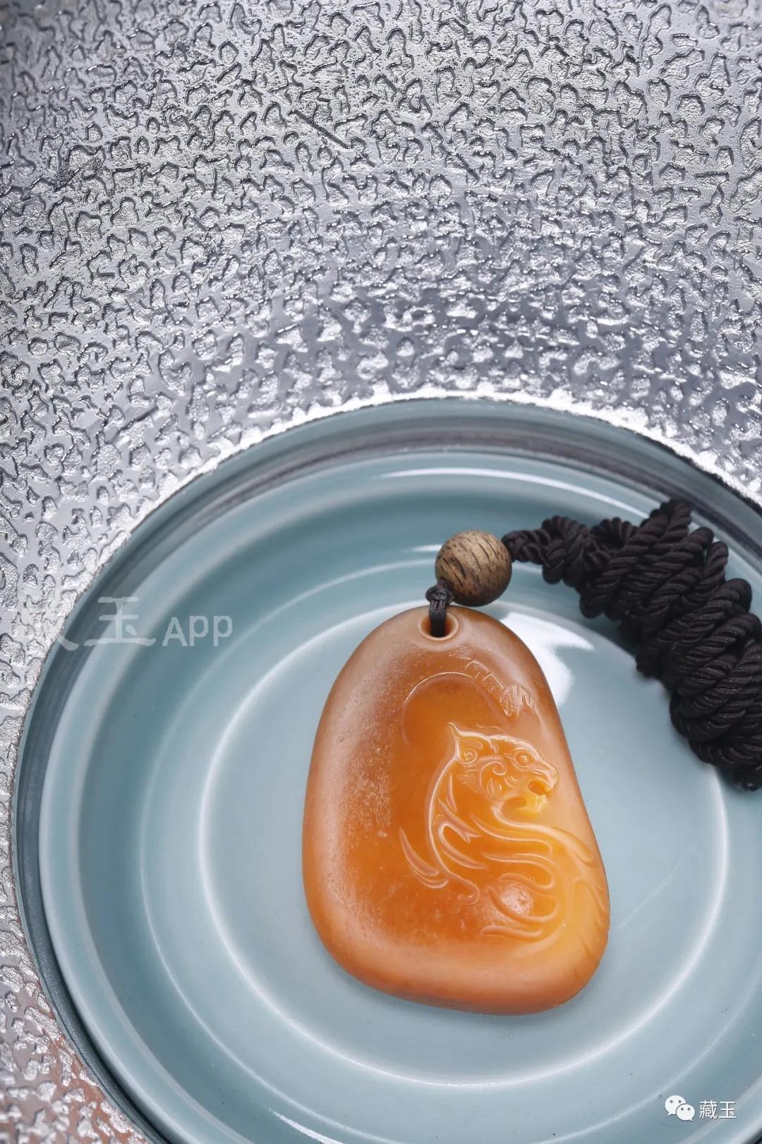 栗子黄玉和鸡油黄有什么区别,和田玉沁料