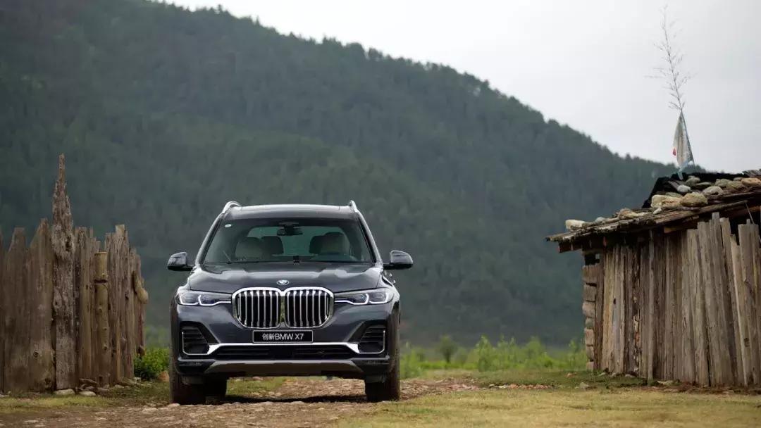 宝马x8suv试驾,宝马全新轿跑型suv