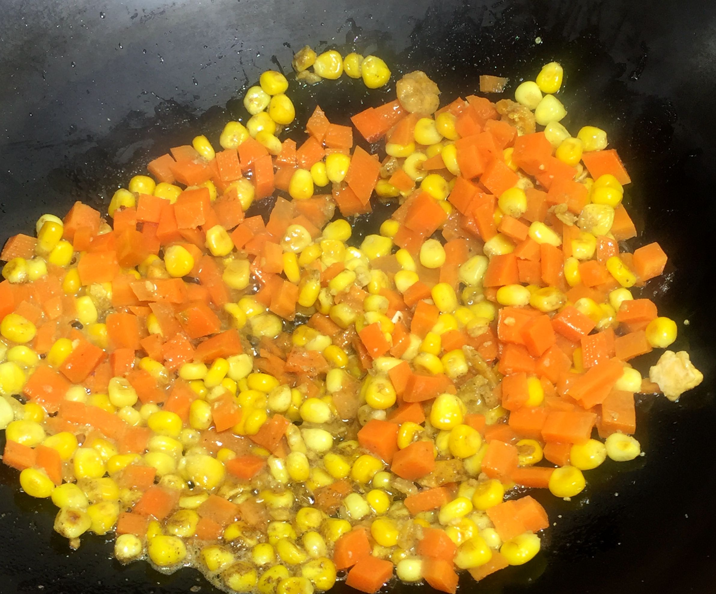 金玉满堂红萝卜炒玉米丁,金玉满堂玉米粒黄瓜胡萝卜的做法