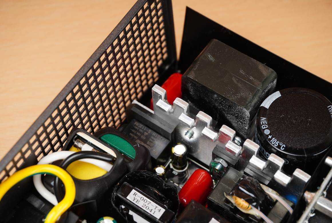 先马趣造最佳搭档，先马金钻650MSFX电源开箱拆解