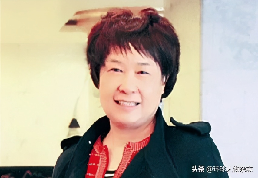 千亿烟企掌门“芙蓉女王”,被爆与*夫情**“共薅国家羊毛”,狼狈落马