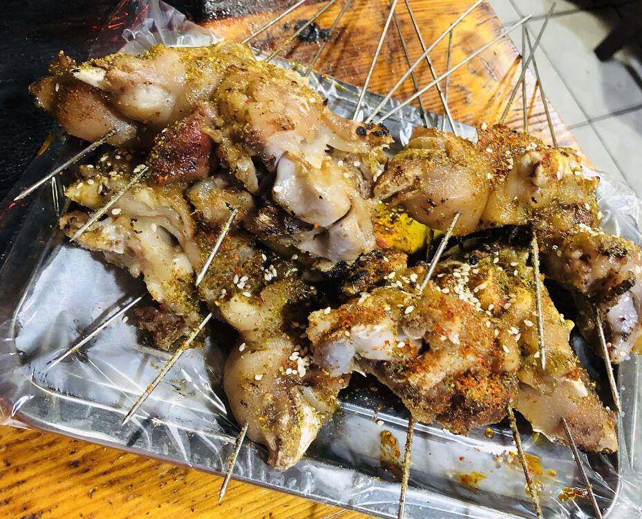 卖烤猪蹄一个月可以赚多少,烤猪蹄摆地摊真实一年能赚多少钱