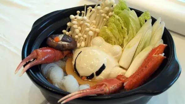 为什么高达粉丝的衣柜里都该有一件印着“自闭阿姆罗”的UT