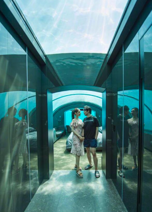 郎朗娇妻蜂腰,郎朗携25岁娇妻亮相