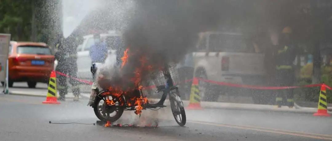 燃烧5分钟,持续燃烧30分钟以下火灾爆炸事故