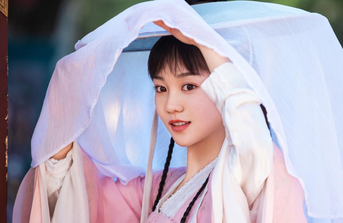 赵露思问郑业成，为啥不推荐她出演《离人心上》，郑业成爆笑回复