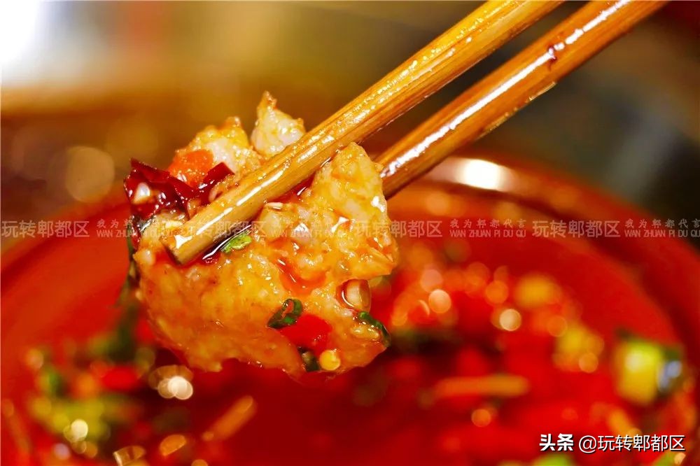 重庆来的集市火锅，就在郫都区蜀都万达！！吃相因去喽