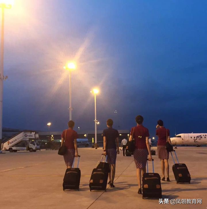 空姐真的很不容易吗,空姐的生活真实情况很辛苦