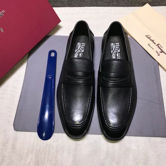 皮鞋最新款菲拉格慕,皮鞋菲拉格慕和普拉达哪个好