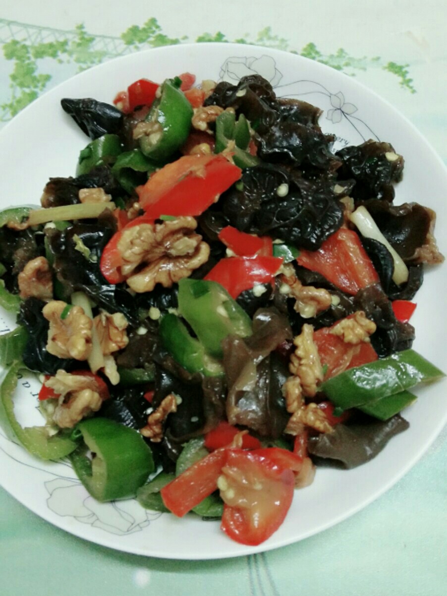 年轻白发吃什么调理最好,防脱发白发食谱