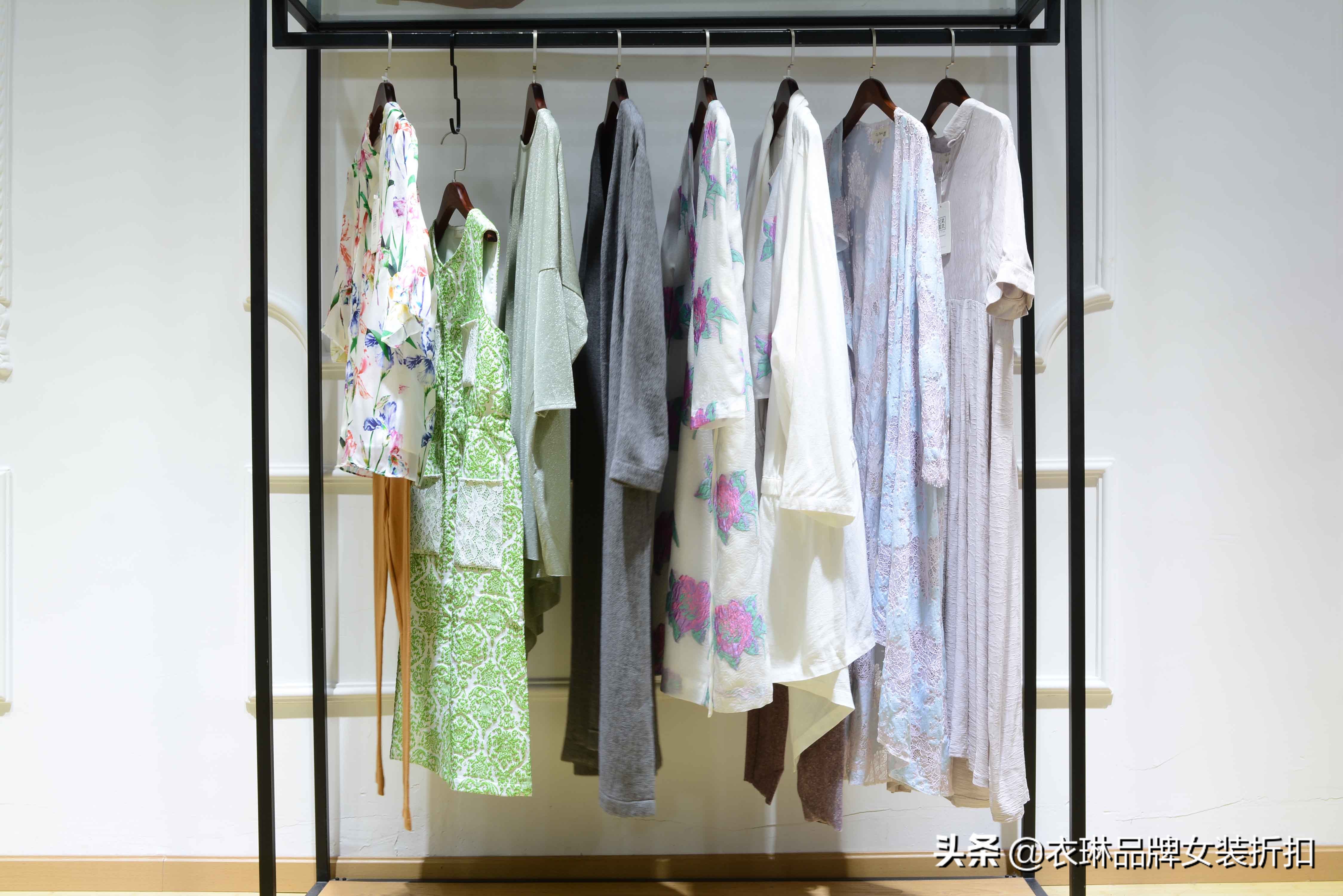 开女装品牌店怎么找货源,开一家品牌折扣女装店进货渠道