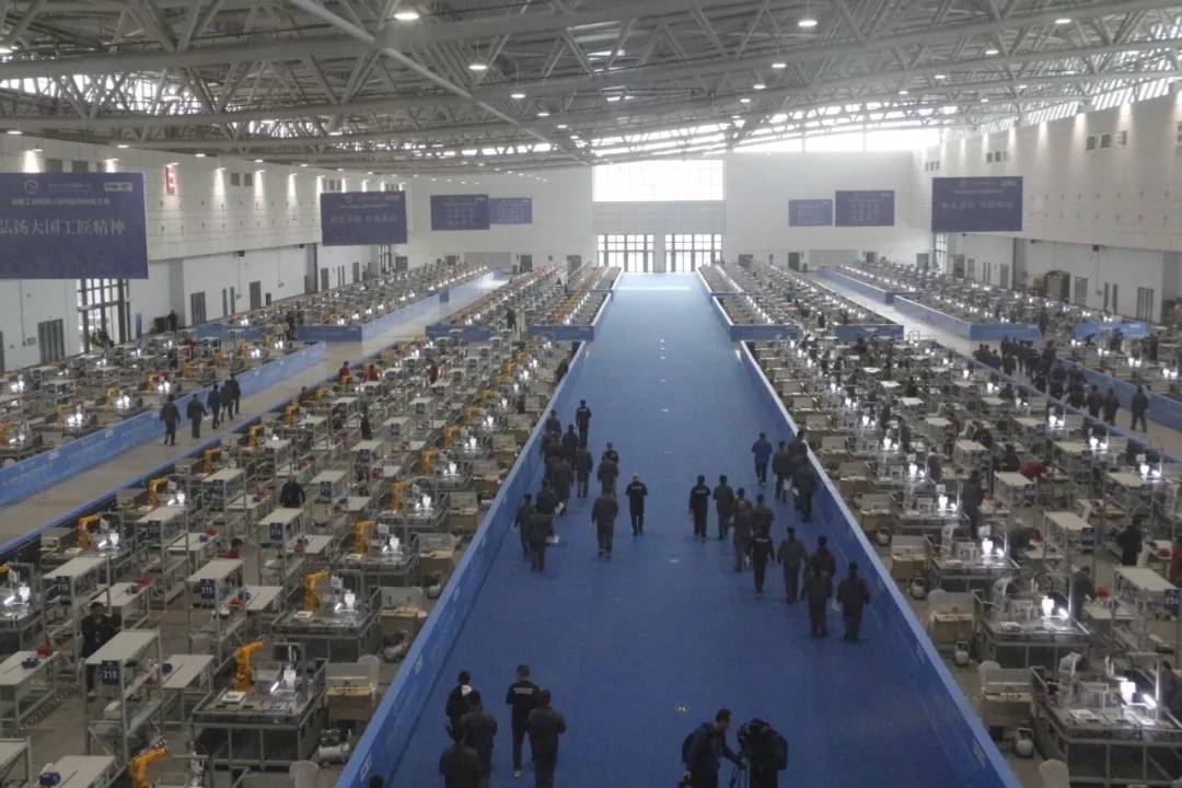 七巧板怎么拼成一个机器人,智能七巧板拼机器人图片