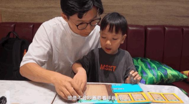 1岁3个月适合玩的桌游,年糕同款桌游