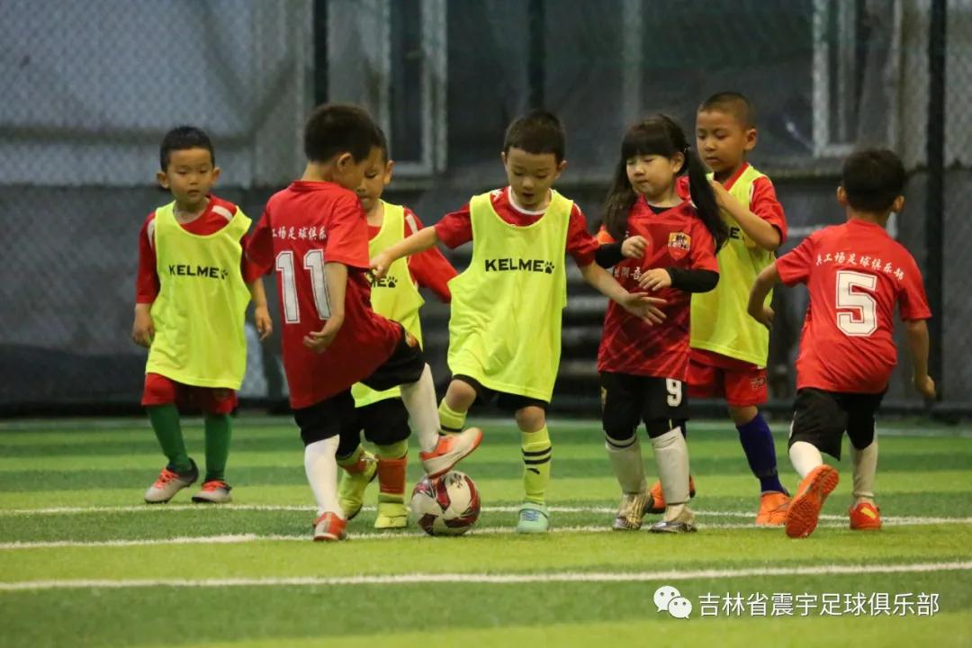 快乐童年，足球相伴！——震宇足球俱乐部“超级比赛日”精彩瞬间