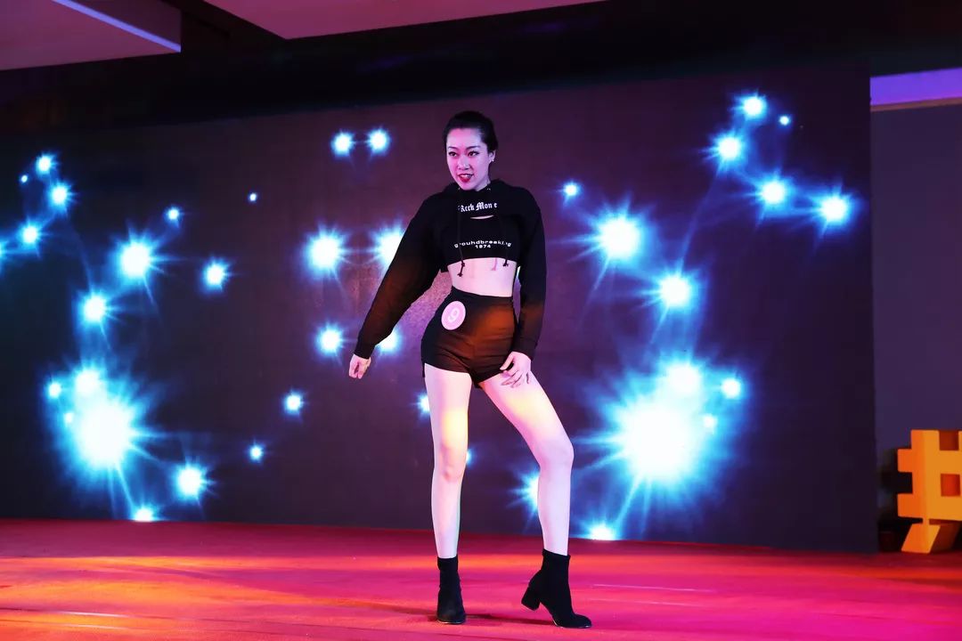 看图识人的女人是谁,看图识人这个女人是谁