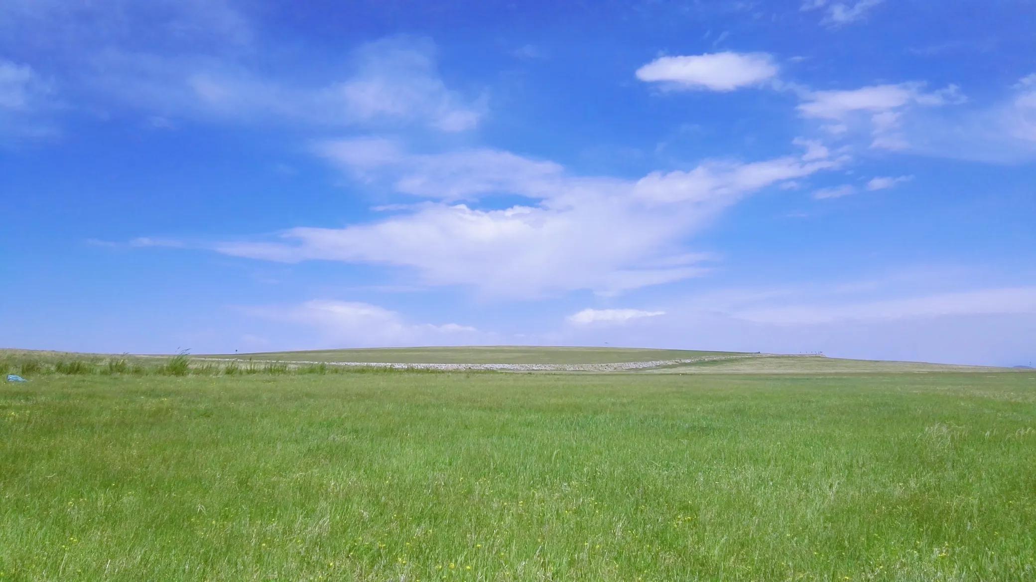 天边草原乌拉盖，《狼图腾》取景地，内蒙古保存最完好的天然草甸