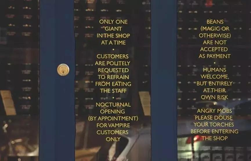 英国「怪物商店」，吸血鬼光顾了200年，人类进入后果自负