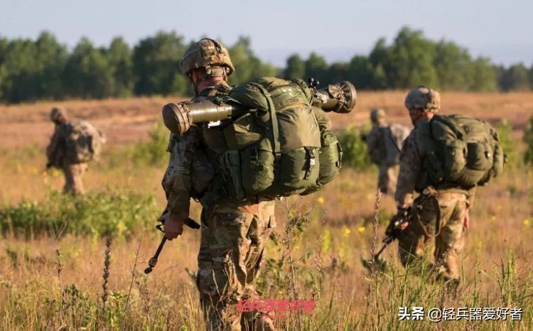 美国新式装备小推车,美国军用二轮推车