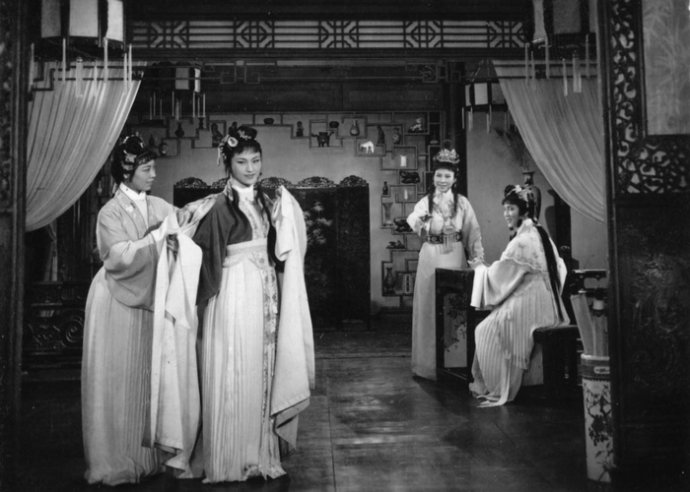 戏曲电影从第一张胶片走向观众，高清银幕下还能救活戏曲剧种吗？