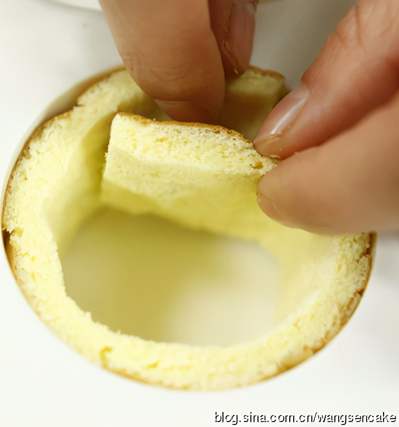 想要做一个简单的蛋糕,想要简单又好吃的蛋糕怎么做