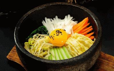 喜葵石锅拌饭有多少品种,喜葵石锅拌饭酱料熬制