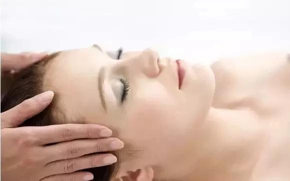 濂崇鑺傛伆閫㈤緳鎶ご,濂崇鑺傞緳鎶ご鍋堕亣榫欏嚖鍛堢ゥ鍥剧墖