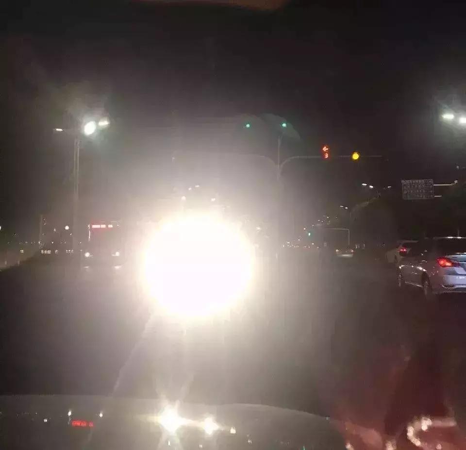 想改个车灯不知道改什么车灯好,想改但是不知改什么