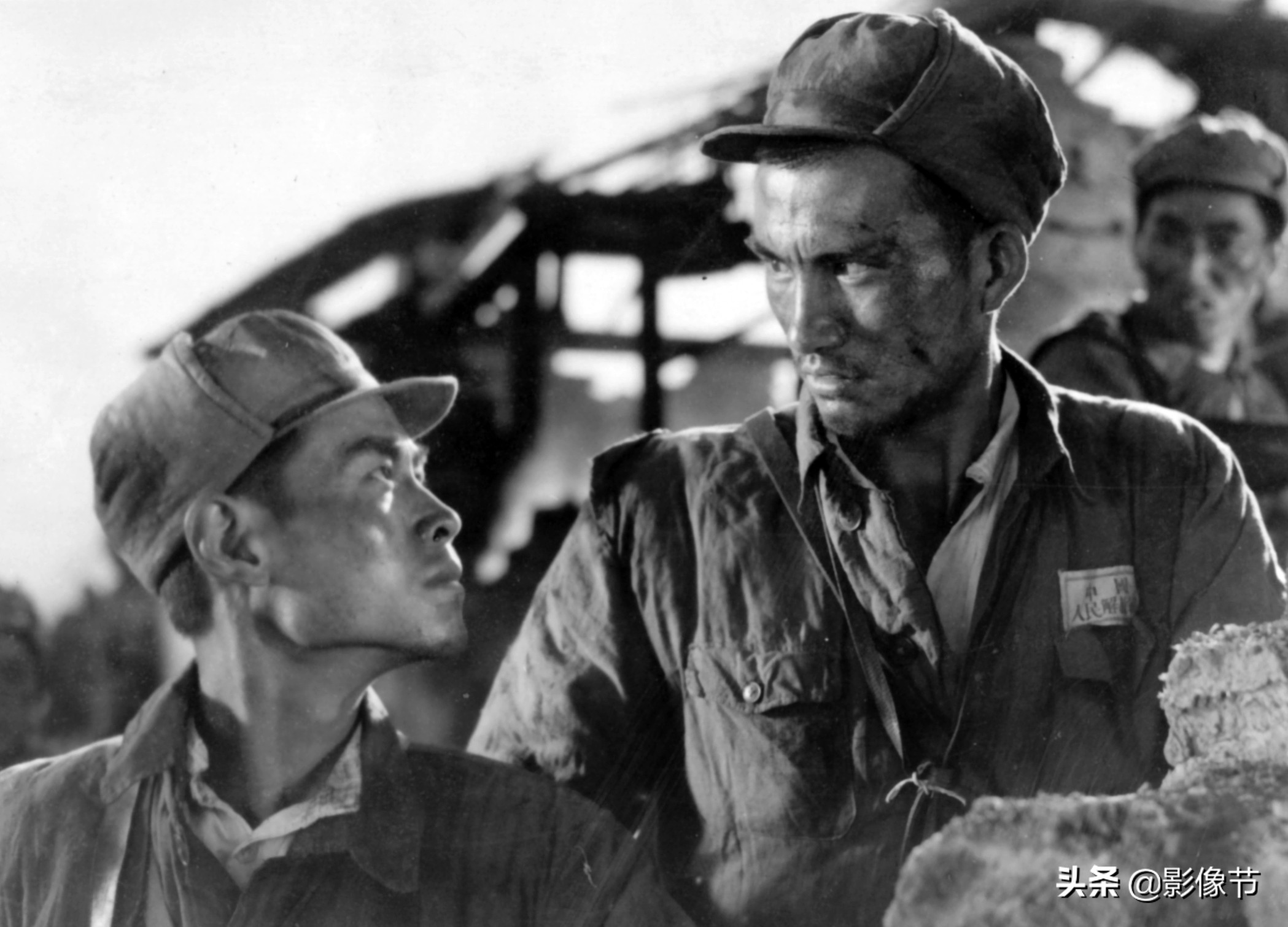 为什么《南征北战》成了“老三战”，《红日》却成了“大毒草”？