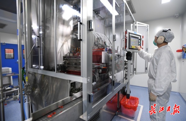 防控疫情体现中国力量,中国新冠疫苗彰显国家的强大