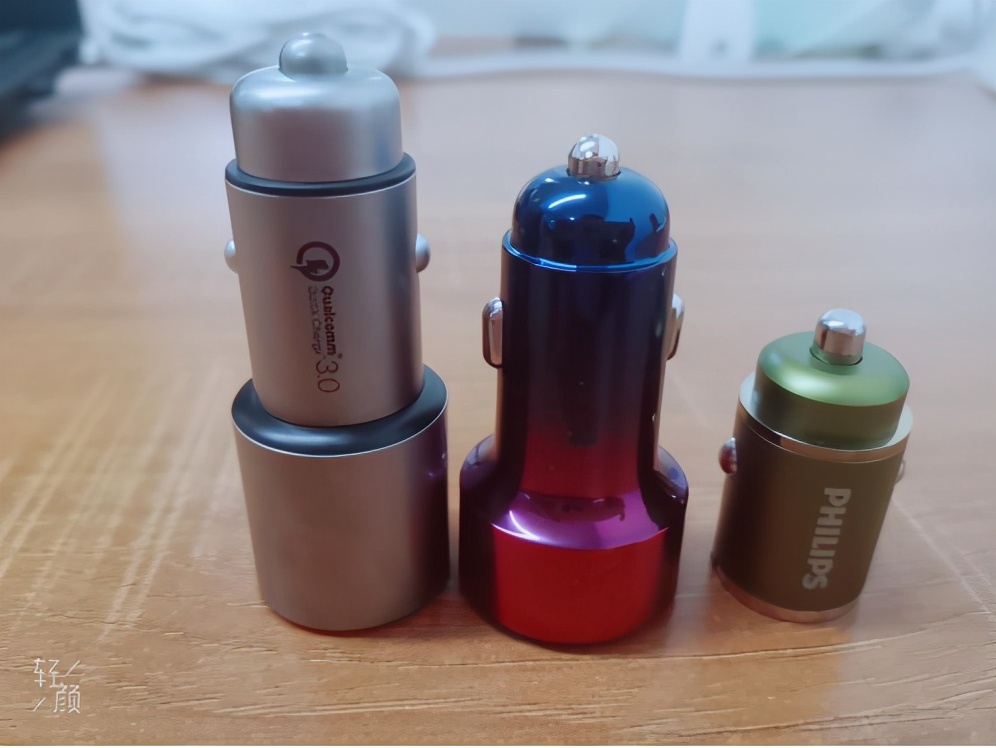 绿联和飞利浦的车载充电器哪个好,飞利浦车载充电器质量怎么样