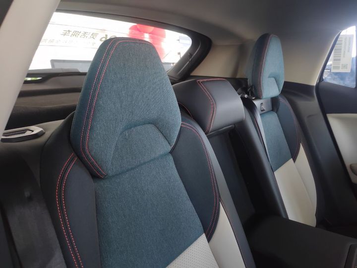 领克01和领克06对比,领克06phev落地价